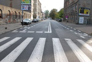 Double_bike_lane_Lodz_Zeligowskiego_Street