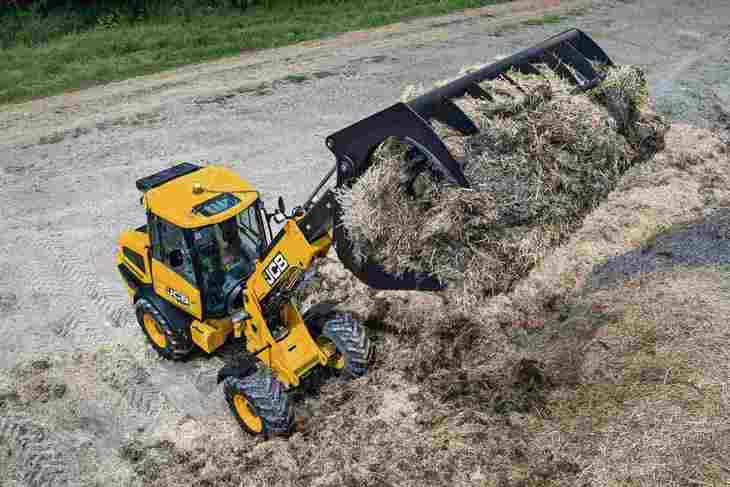 Czy ładowarka przegubowo-teleskopowa to maszyna idealna dla rolnika?