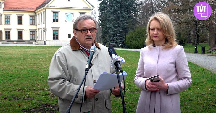 Stowarzyszenie zarzuca prezydentowi ustawkę. Padły również zarzuty o kłamstwie (video)