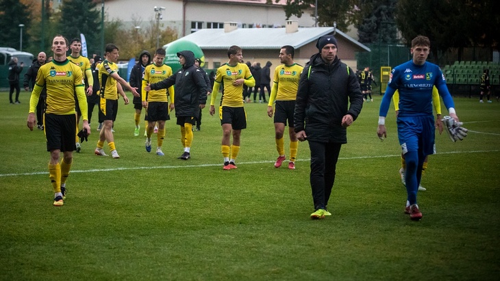 Pechowy remis z Avią. Osłabiona Siarka walczyła do końca, Świdnik liderem (video)