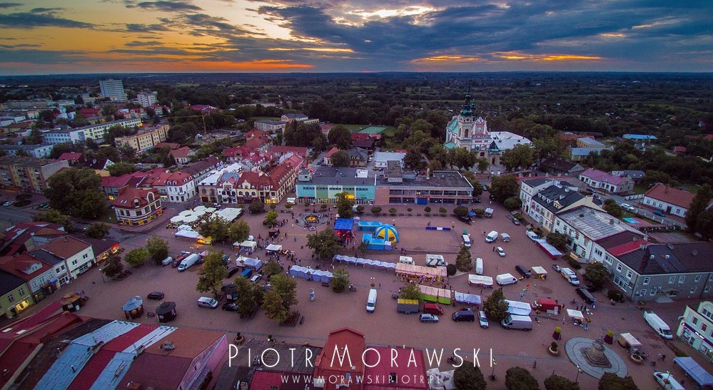 Co stanie się z czerwoną kostką z Placu Bartosza Głowackiego?